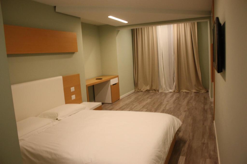 Hotel Bologna Vlorë Cameră foto